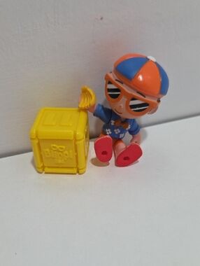 Blippi Tiy Figure And Square